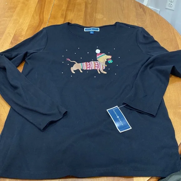 NWT. Kendra Scott, women’s size Large, long sleeve Doxie Christmas t-shirt. - Picture 7 of 14